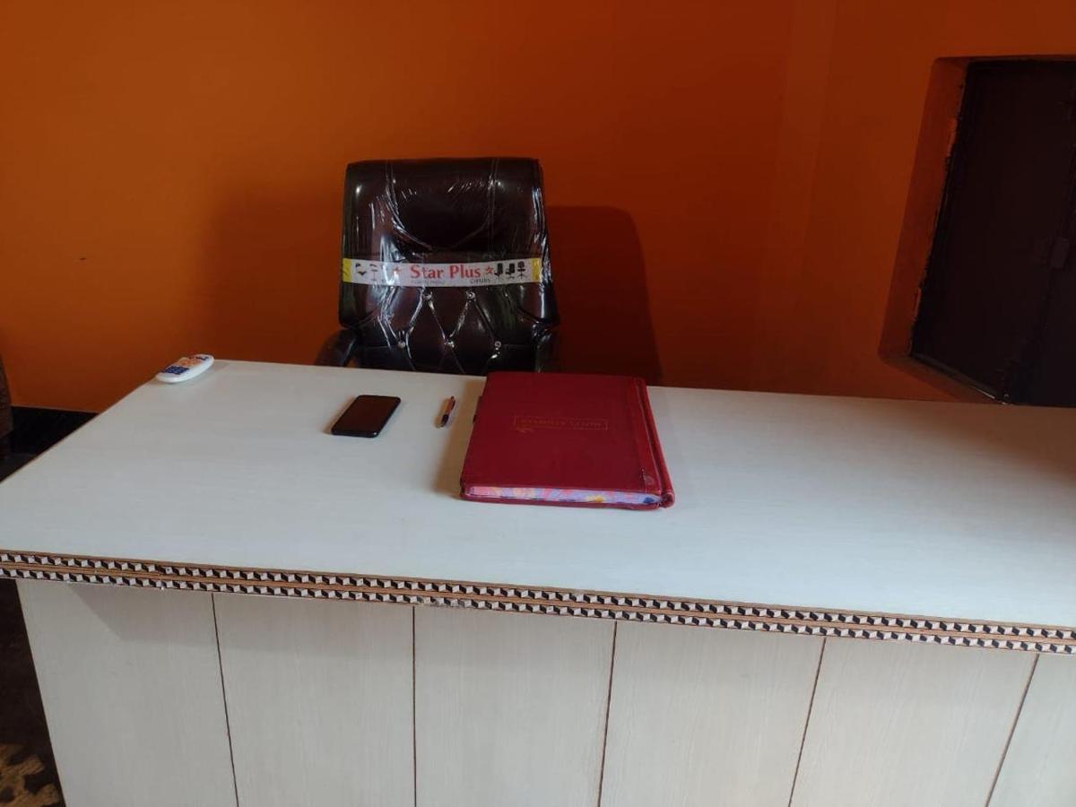 Oyo 83936 Chaudhary Guest House Bulandshahr Luaran gambar