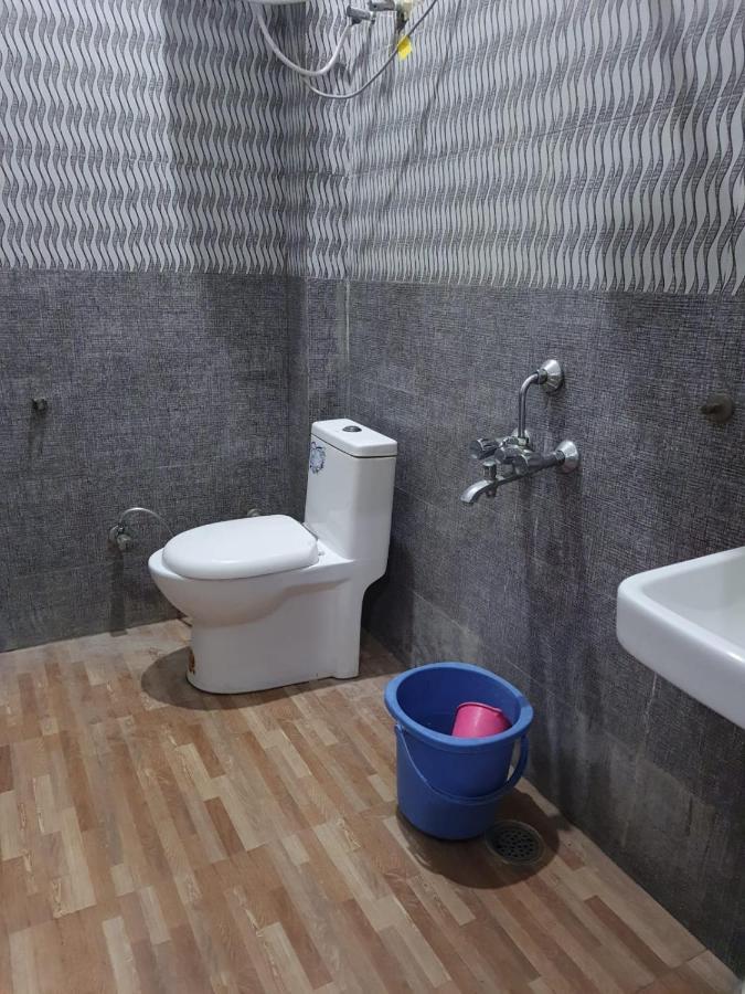 Oyo 83936 Chaudhary Guest House Bulandshahr Luaran gambar