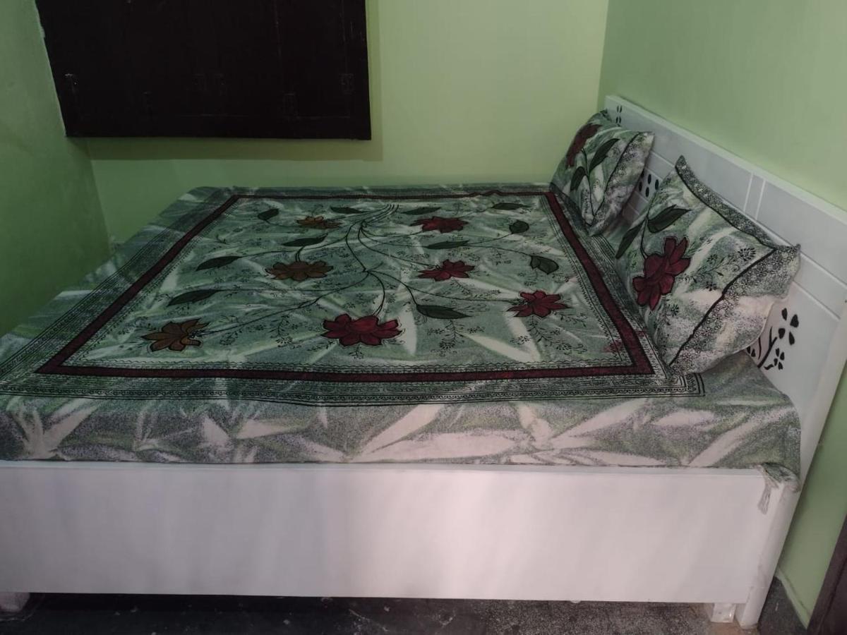 Oyo 83936 Chaudhary Guest House Bulandshahr Luaran gambar